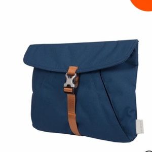 Doughnut mailer bag. NWT. Cross body.